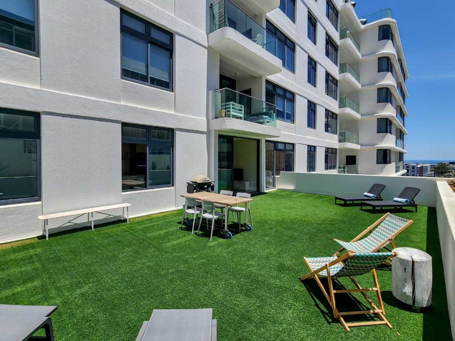 2 Bedroom Property for Sale in Sea Point Western Cape